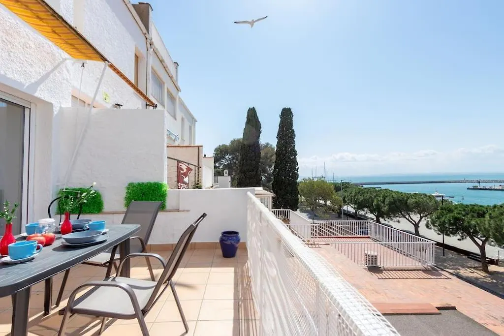 Merce 30-Amplia Casa De Vacaciones Con Vistas Al Mar 罗萨斯 0*,  西班牙