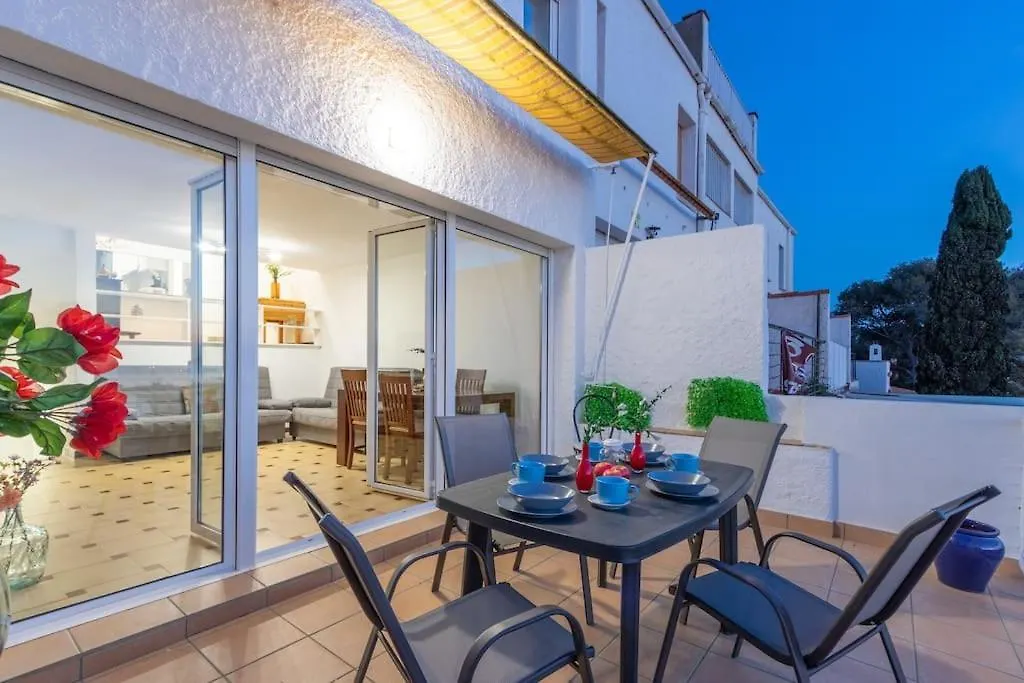 Merce 30-Amplia Casa De Vacaciones Con Vistas Al Mar 罗萨斯 西班牙